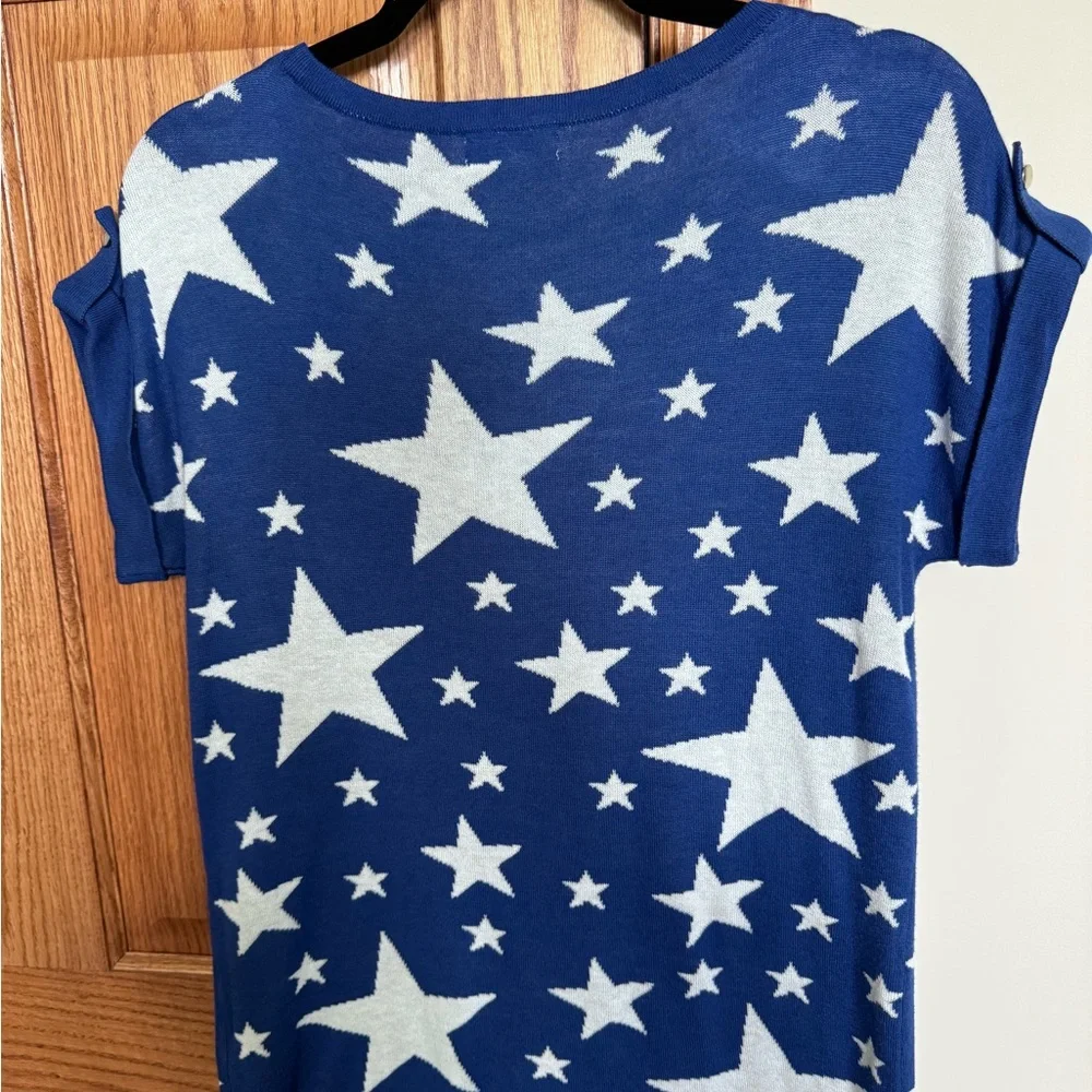 Joseph A Blue and White Starry Short Sleeve Sweater - Picture 2 of 4